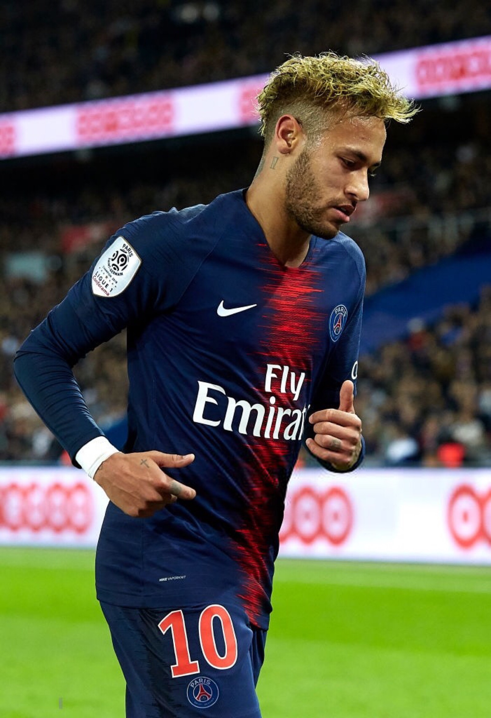 球场角力，美国和巴拉圭热身赛补时阶段发生大规模冲突