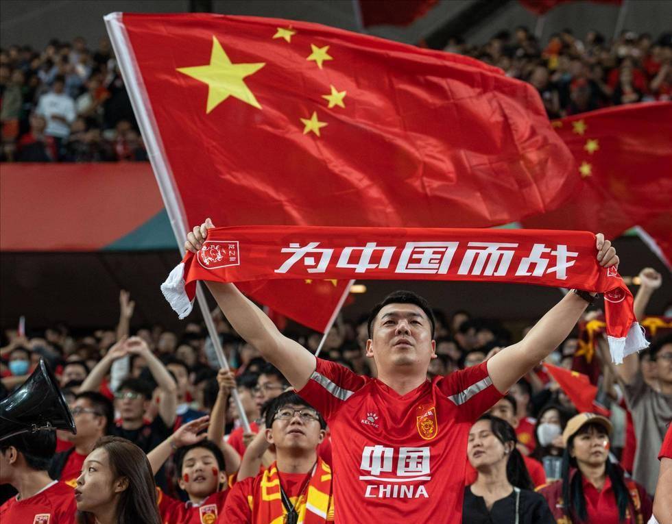 主裁在河南队获单刀时吹停比赛，是因为卡多索回接越位在先