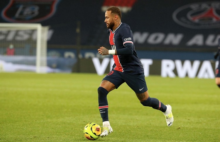 范德芬：教练赛季初希望我能进五个球；我和罗梅罗是兄弟