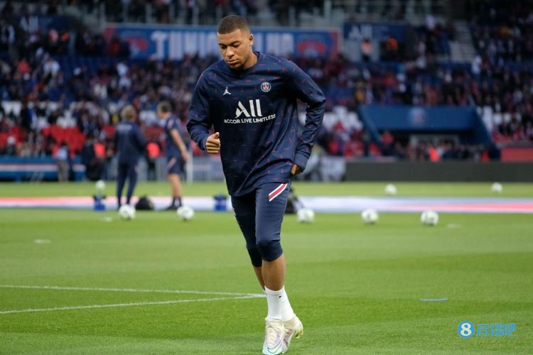 比利亚：西班牙前国脚奎尼是西班牙足球历史上最伟大的射手