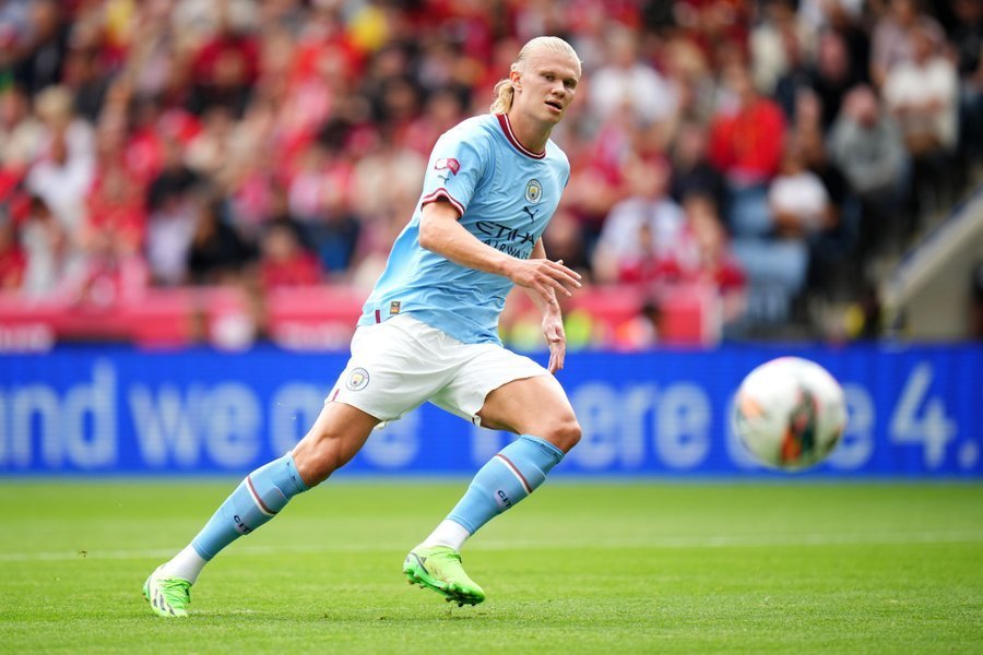 中超：山东泰山客场2-0完胜青岛队